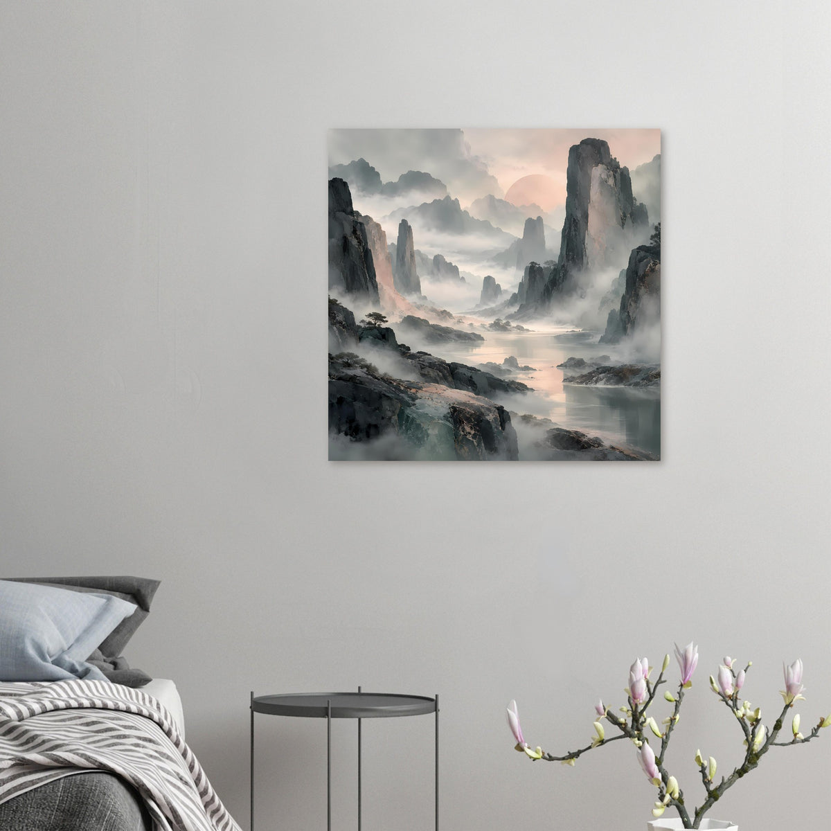 Wandposter, kleines Format: neblige Berge und Flusslandschaft mit sanften Pastellfarben