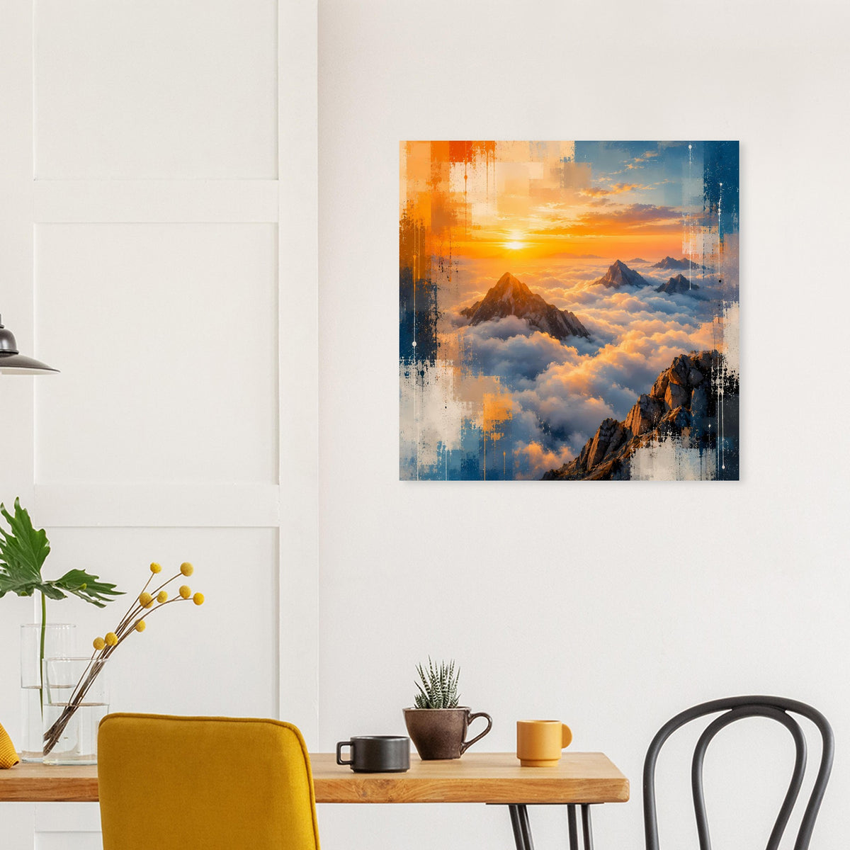 Quadratisches Landschaftsposter mit Sonne am Horizont, Bergen und Wolken, Farbverlauf Orange-Blau