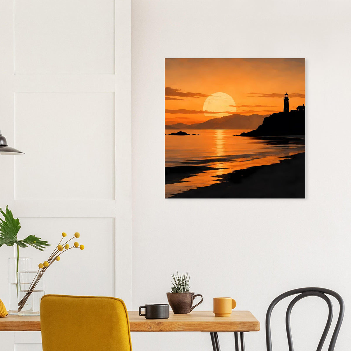 Küstenposter im Querformat mit Leuchtturm, orangefarbenem Sonnenuntergang und Strandlinie