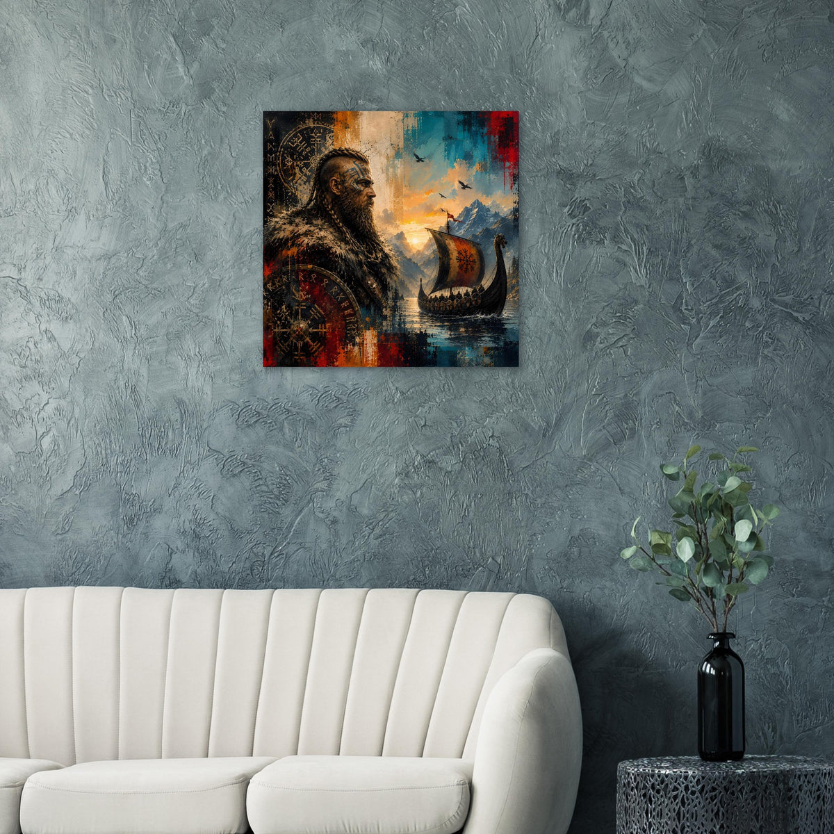 Wikinger-Saga-Poster mit bärtigem Krieger, Runenornamenten und Langschiff vor Bergkulisse