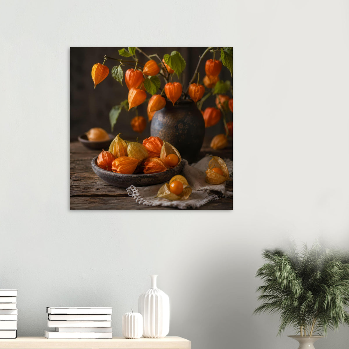Quadratisches Wandposter mit Herbststillleben: orangefarbene Beeren, dunkle Vase und Schale
