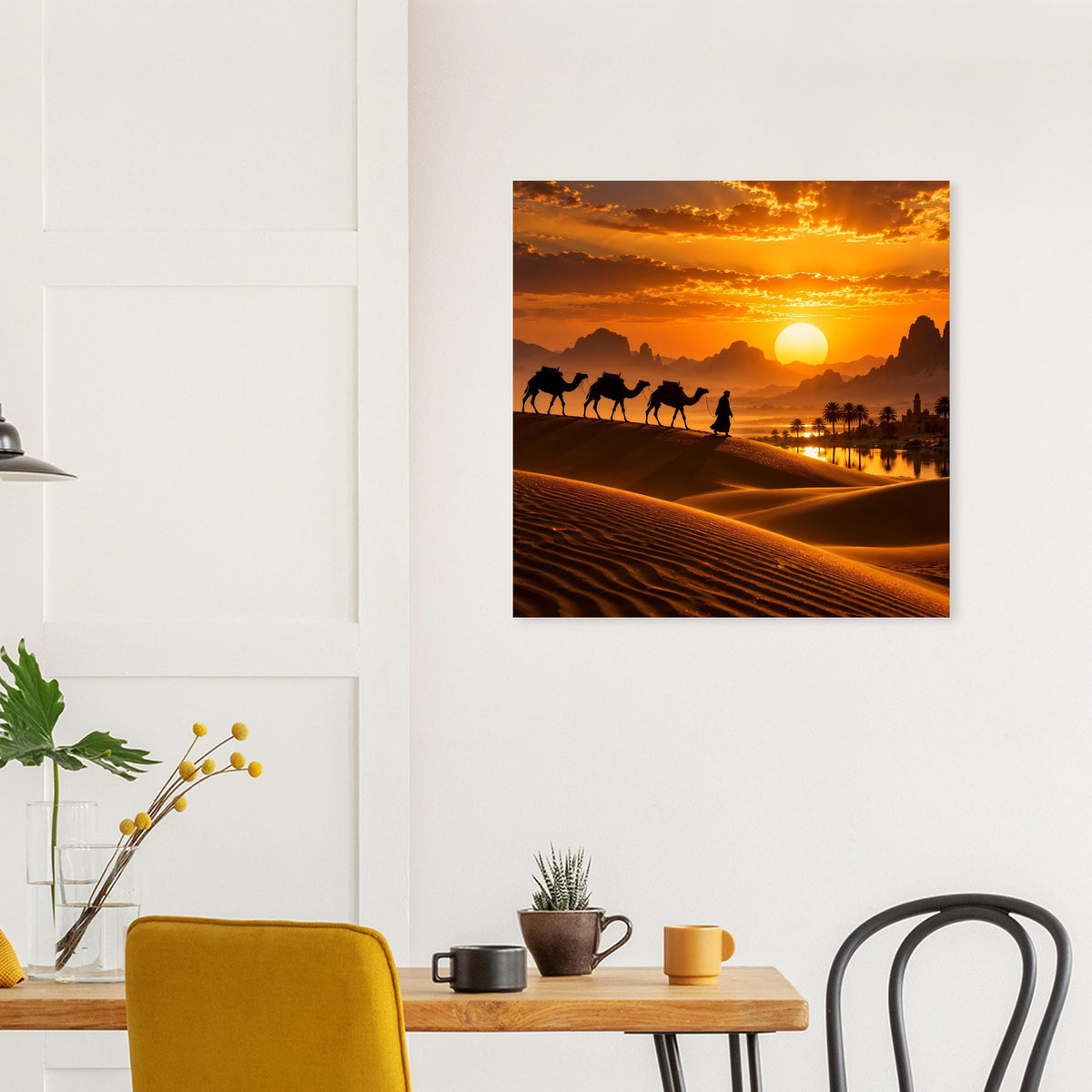 Quadratisches Poster mit Wüstenkarawane auf Dünen und tiefstehender Sonne