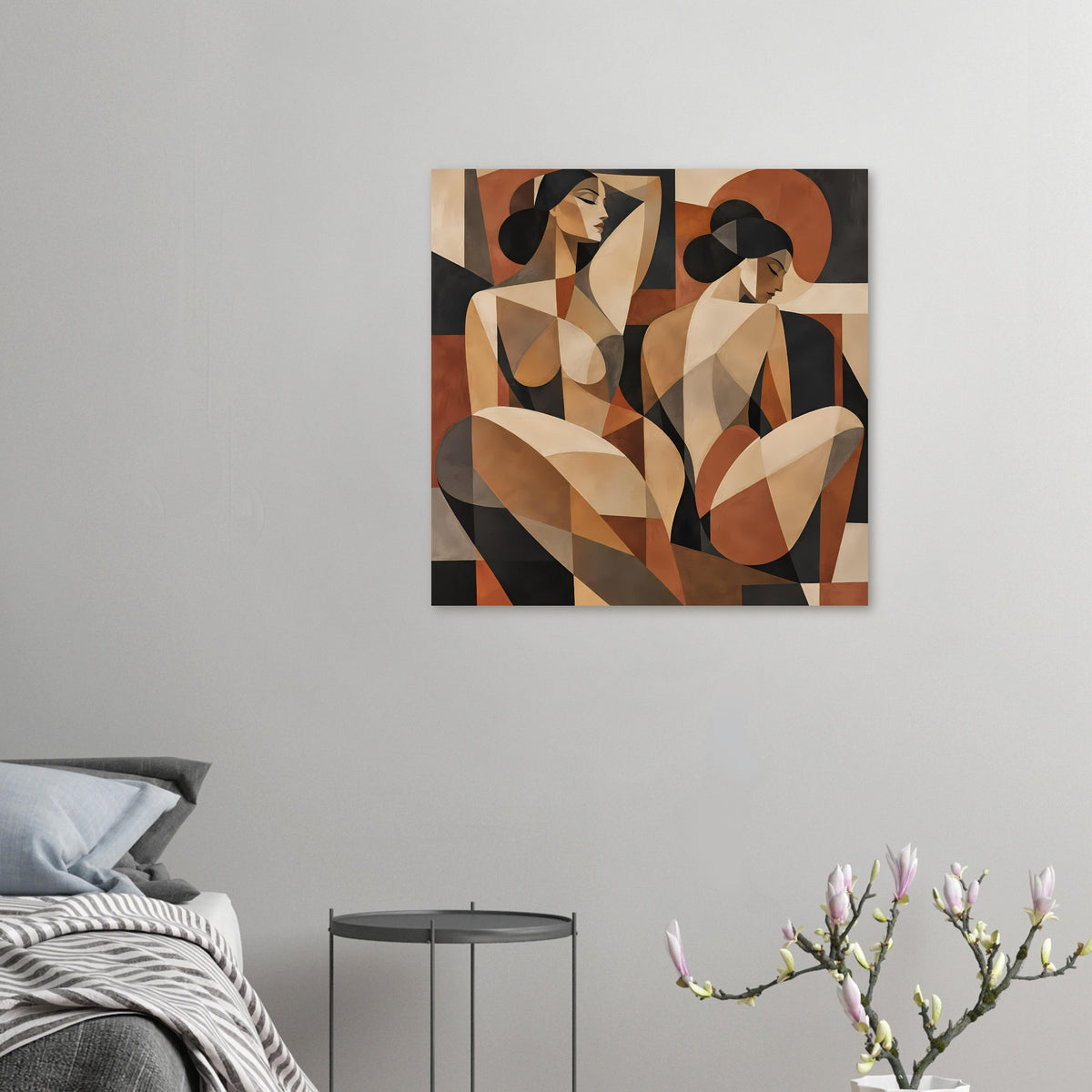 Abstraktes Wandposter mit zwei Frauenfiguren in Erdtönen und geometrischen Segmenten