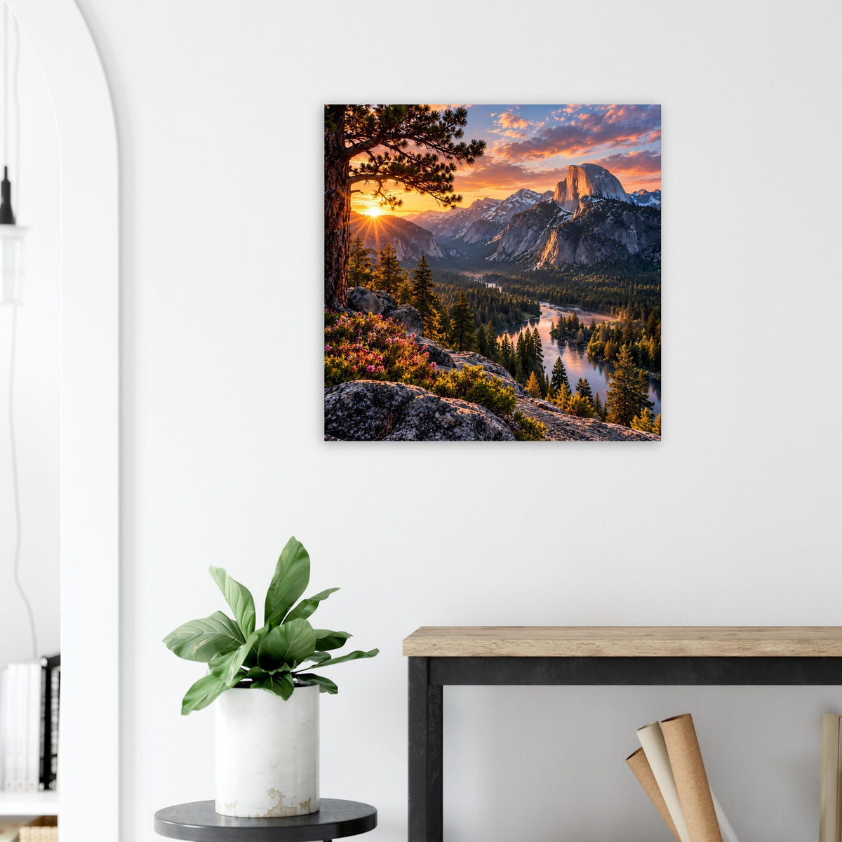 Quadratisches Poster mit Sonnenuntergang über Felsenbergen, Wälder und glitzerndem Fluss