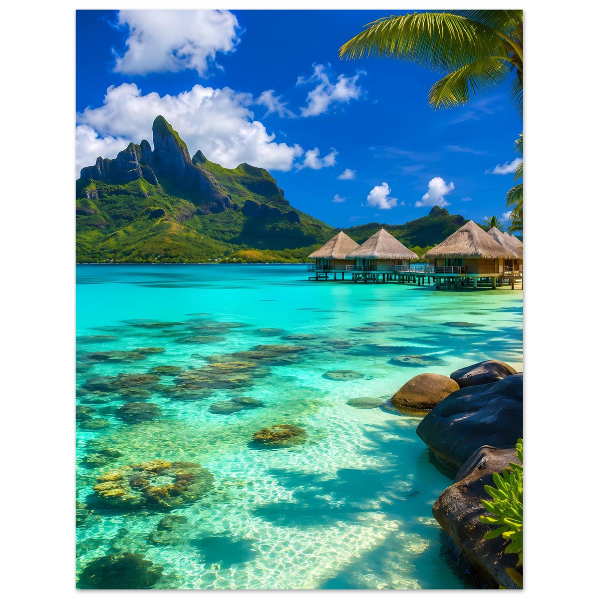 Tropisches Strandposter im Hochformat, türkisfarbenes Wasser und Strandvillen am Ufer
