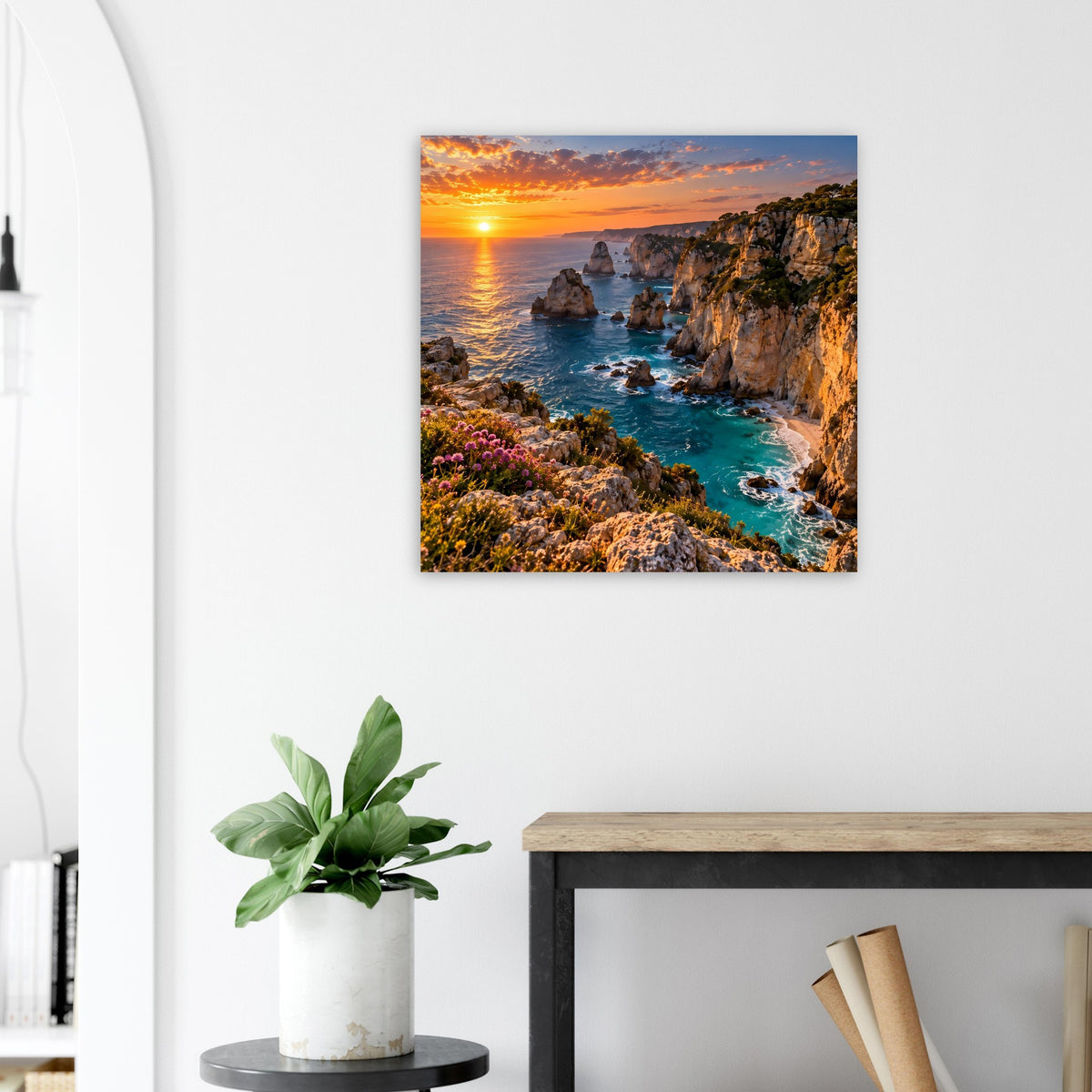 Küstenposter an weißer Wand: Sonnenuntergang, Felsklippen, türkisfarbenes Meer