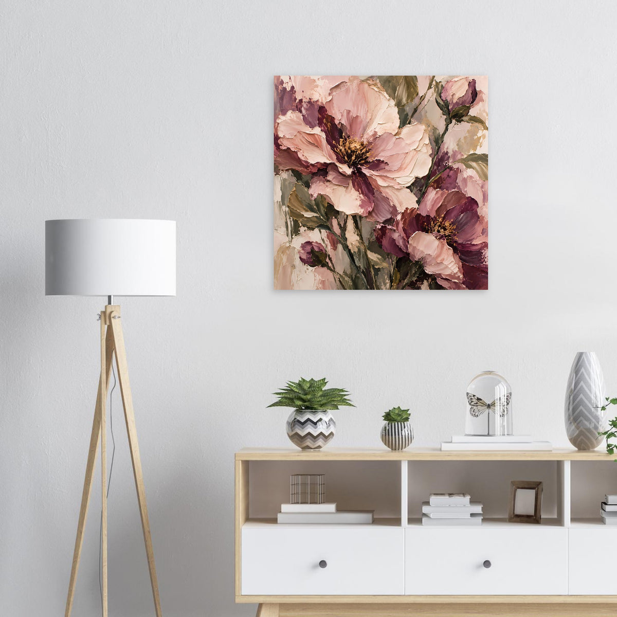 Quadratisches Blumenposter mit rosa und mauven Blüten, grünes Blattwerk