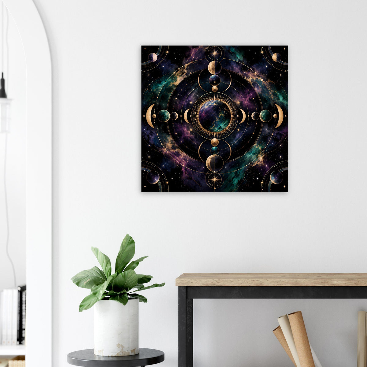 Wandposter mit kosmischen Mondphasen und goldenen Kreisringen im schwarzen Rahmen