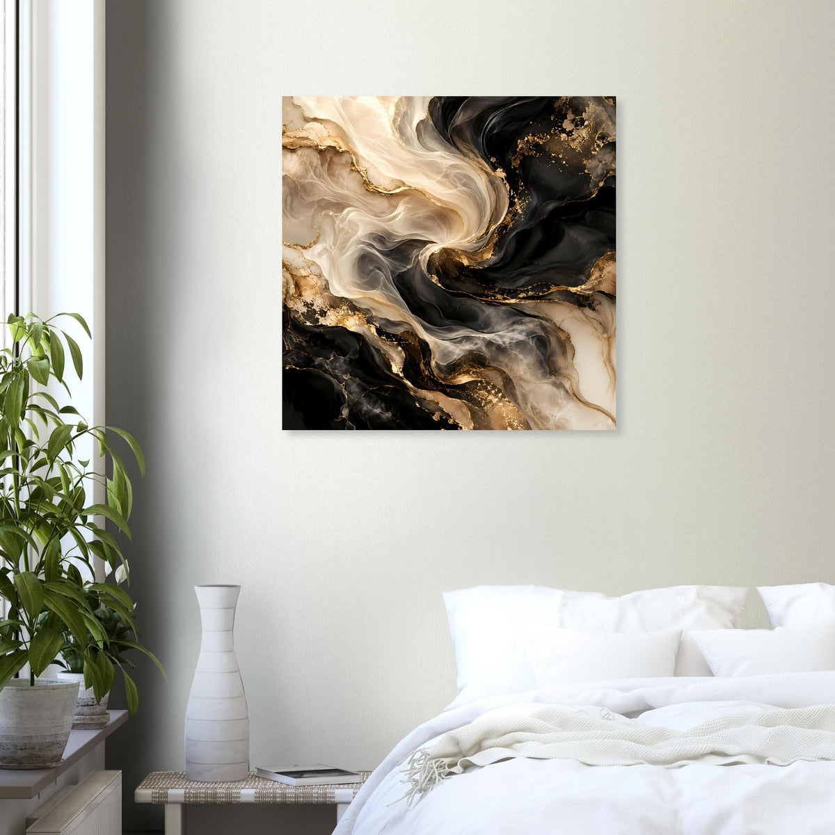 Abstraktes Poster mit Gold- und Schwarzwirbeln, cremefarbenen Schleiern