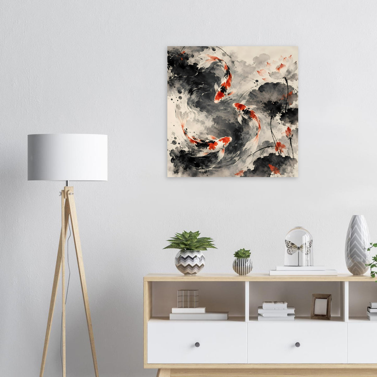 Koi-Fische Poster im Tusche-Stil mit schwarzen und orangefarbenen Fischen