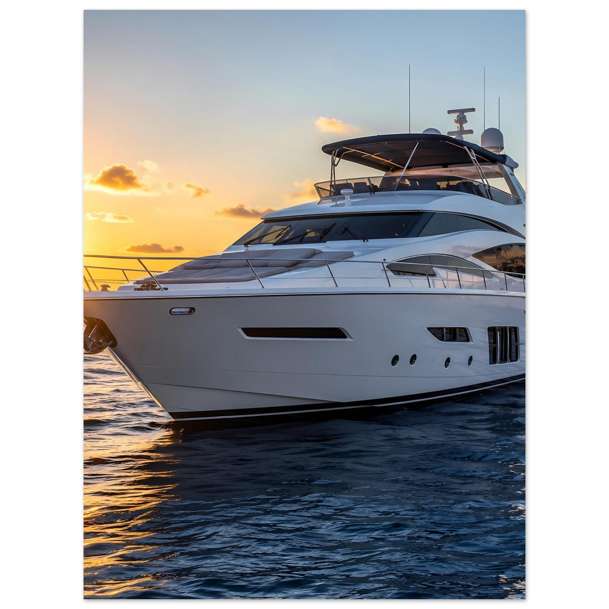 Hochformat-Poster mit weißer Yacht und Sonnenuntergang über dem Wasser, Seitenansicht