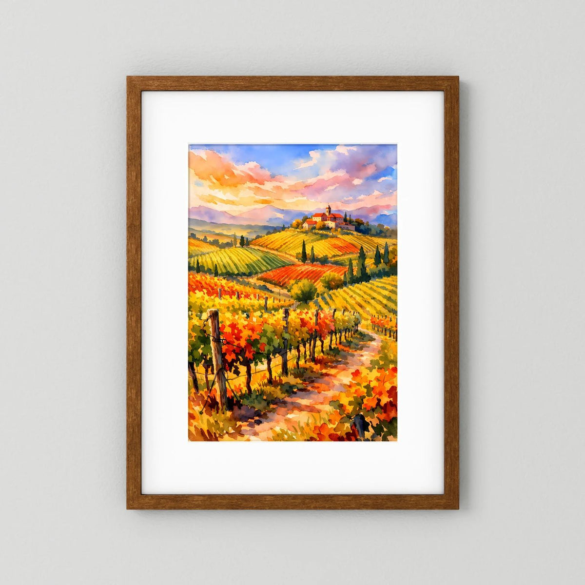 Hochformatiges Weinberg-Poster mit farbenfroher italienischer Landschaft, geholzter Rahmen
