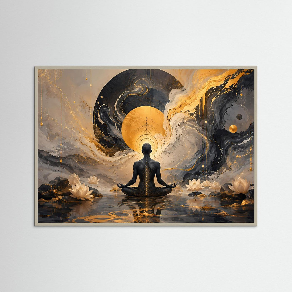 Gerahmtes Meditationsposter: brauner Rahmen, schwarze Meditationsfigur im goldenen Zentrum