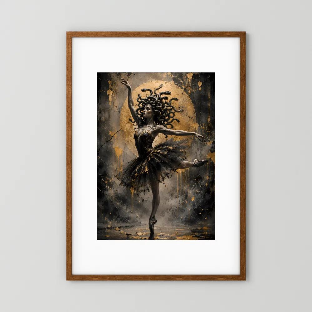 Gerahmtes Poster mit Ballerina in schwarzem Tutu und goldenen Lichteffekten, Hochformat