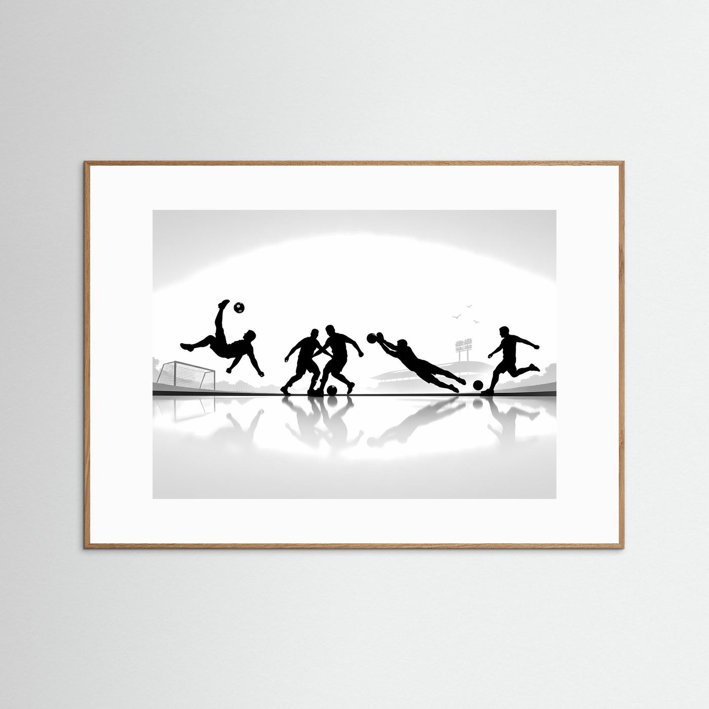 Panorama-Sportposter mit schwarzweißen Fußballer-Silhouetten im Action-Motiv, goldbrauner Holzrahmen