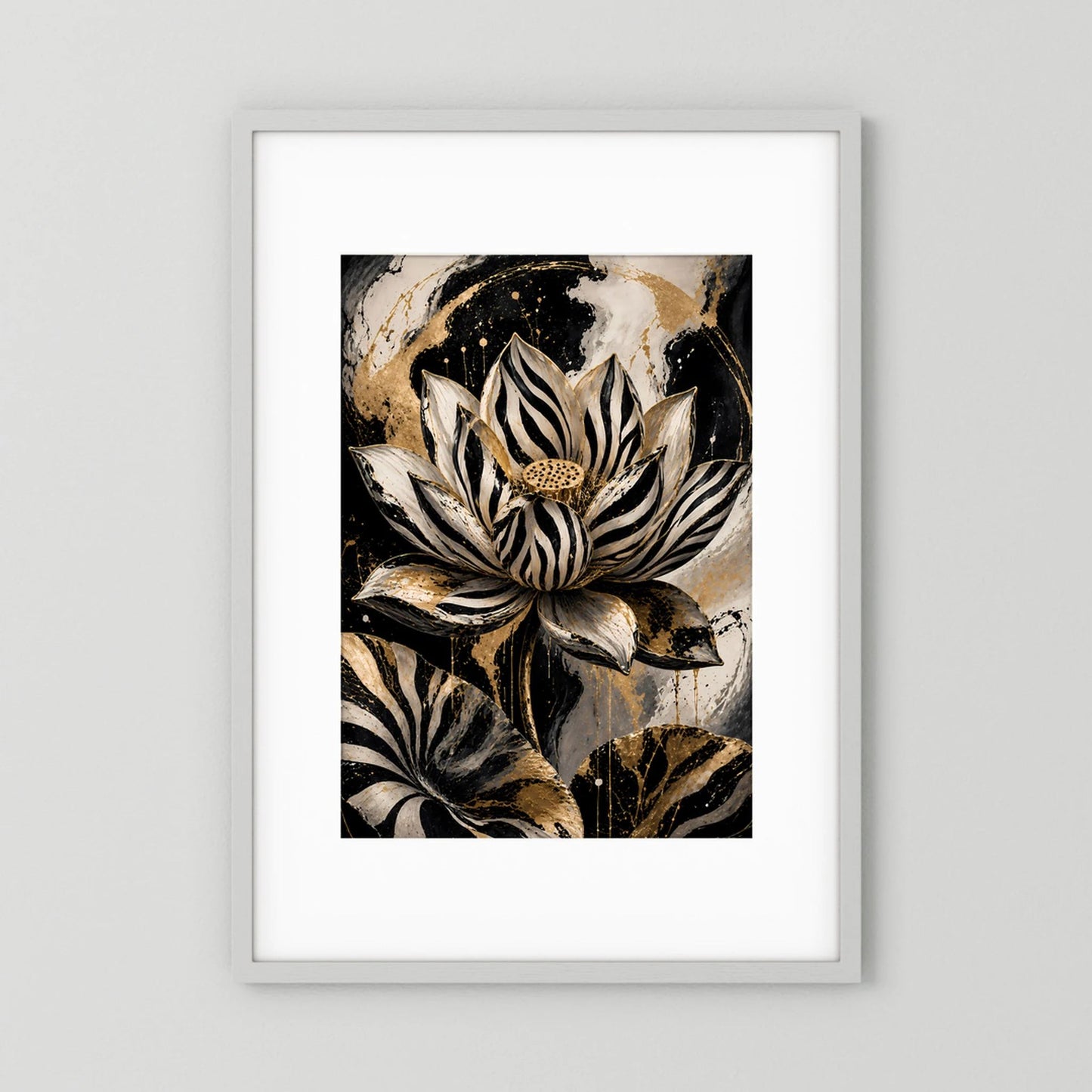Abstraktes Lotusblüten-Poster: schwarz-goldene, gestreifte Blume im Hochformat