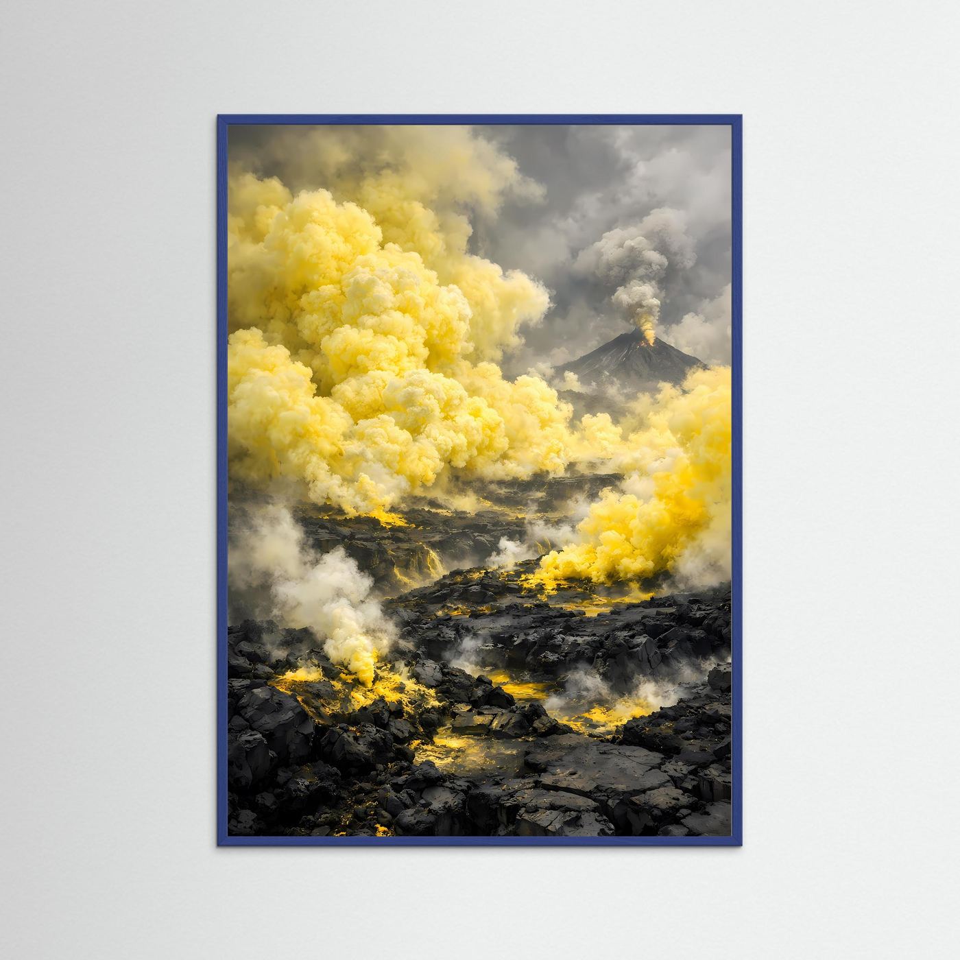 Hochformatiges Vulkanposter mit gelben Rauchwolken und schwarzer Lava, blauer Rahmen
