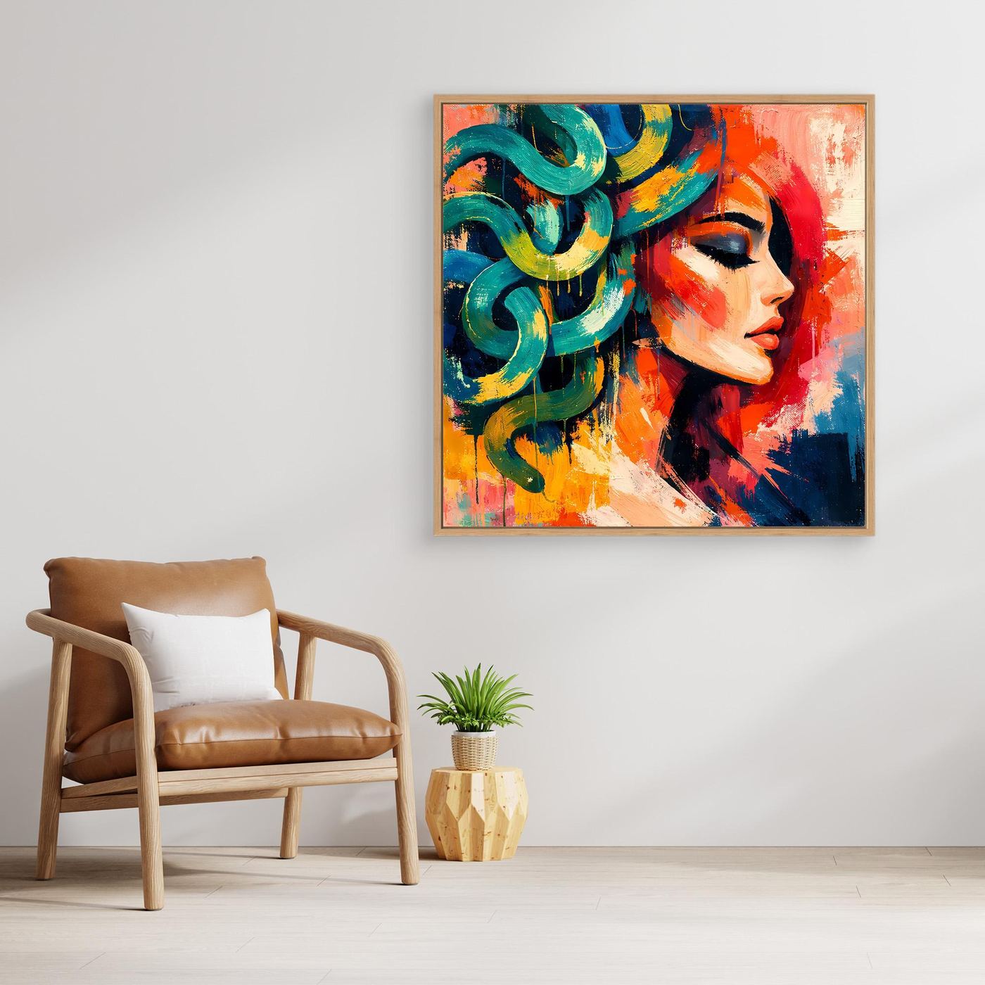 Abstraktes Leinwand-Wandbild im Street-Art-Stil: Medusa-Profil, grüne Schlangenlocken, rot-blaue Spritzer