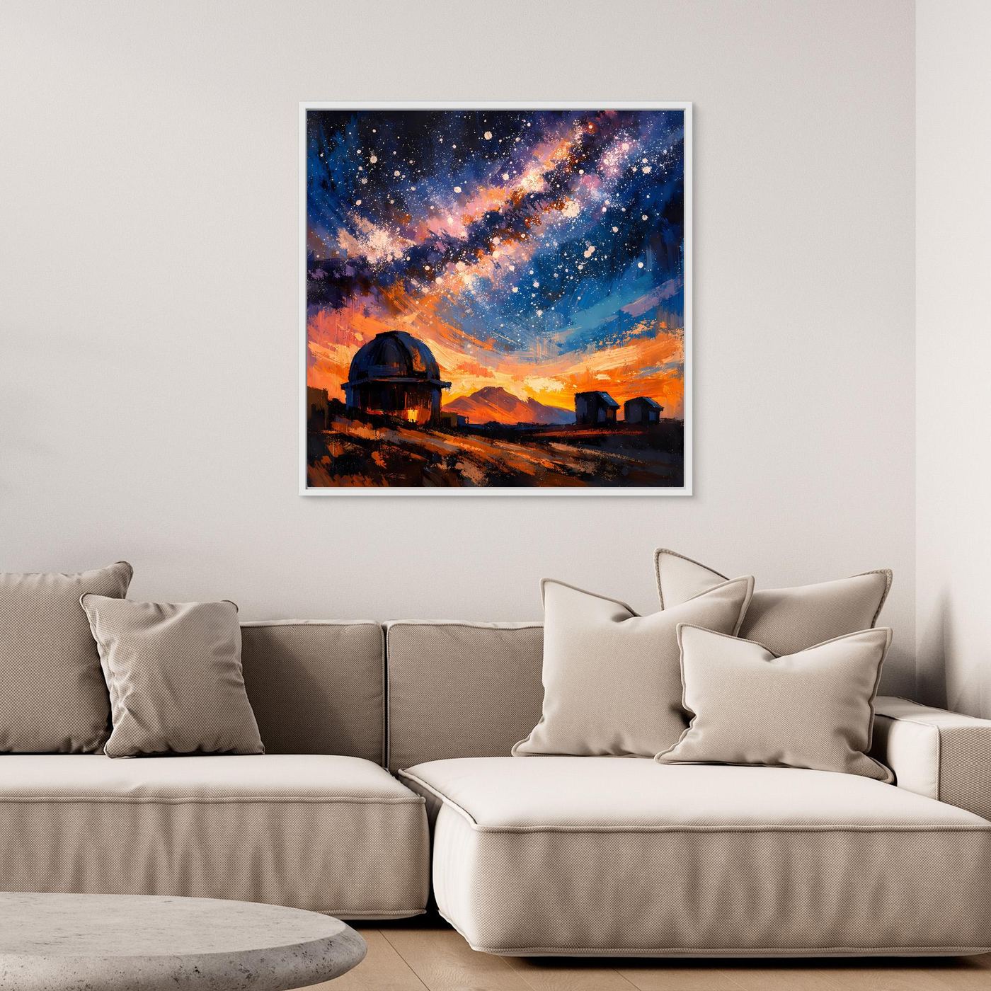 Quadratisches Leinwand-Wandbild mit Sternen und farbiger Milchstraße über dunkler Hügelkuppe
