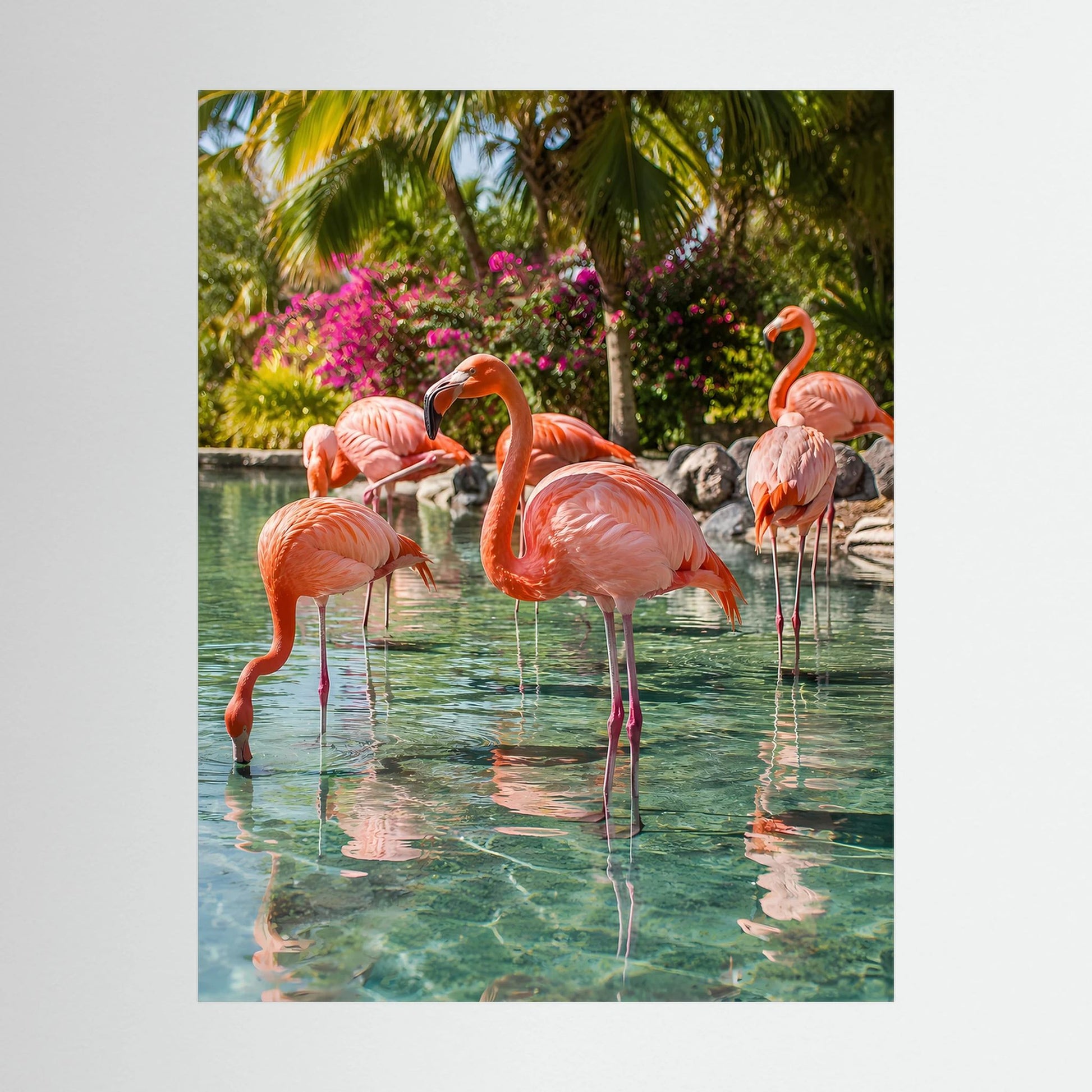 Hochformat-Poster mit rosafarbenen Flamingos am klaren Wasser im Tropenparadies