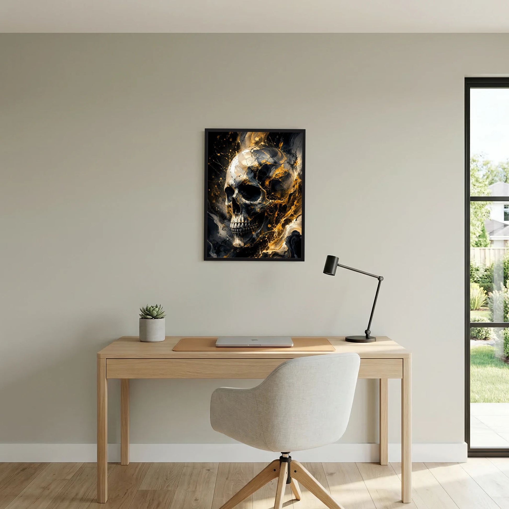 Hochformatposter mit Totenkopf-Grafik in Schwarz und Gold, im schwarzen Rahmen