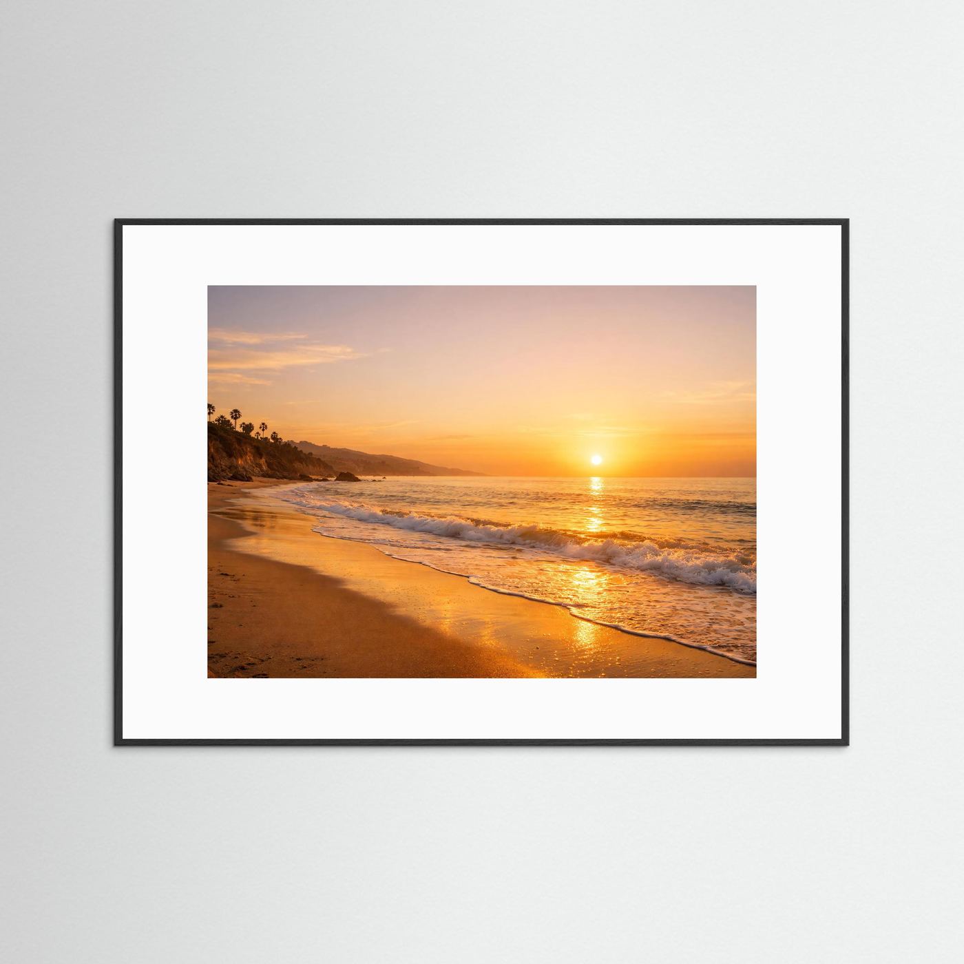 Naturposter Panorama im schwarzem Rahmen mit weißem Passepartout: goldener Strand bei Sonnenuntergang