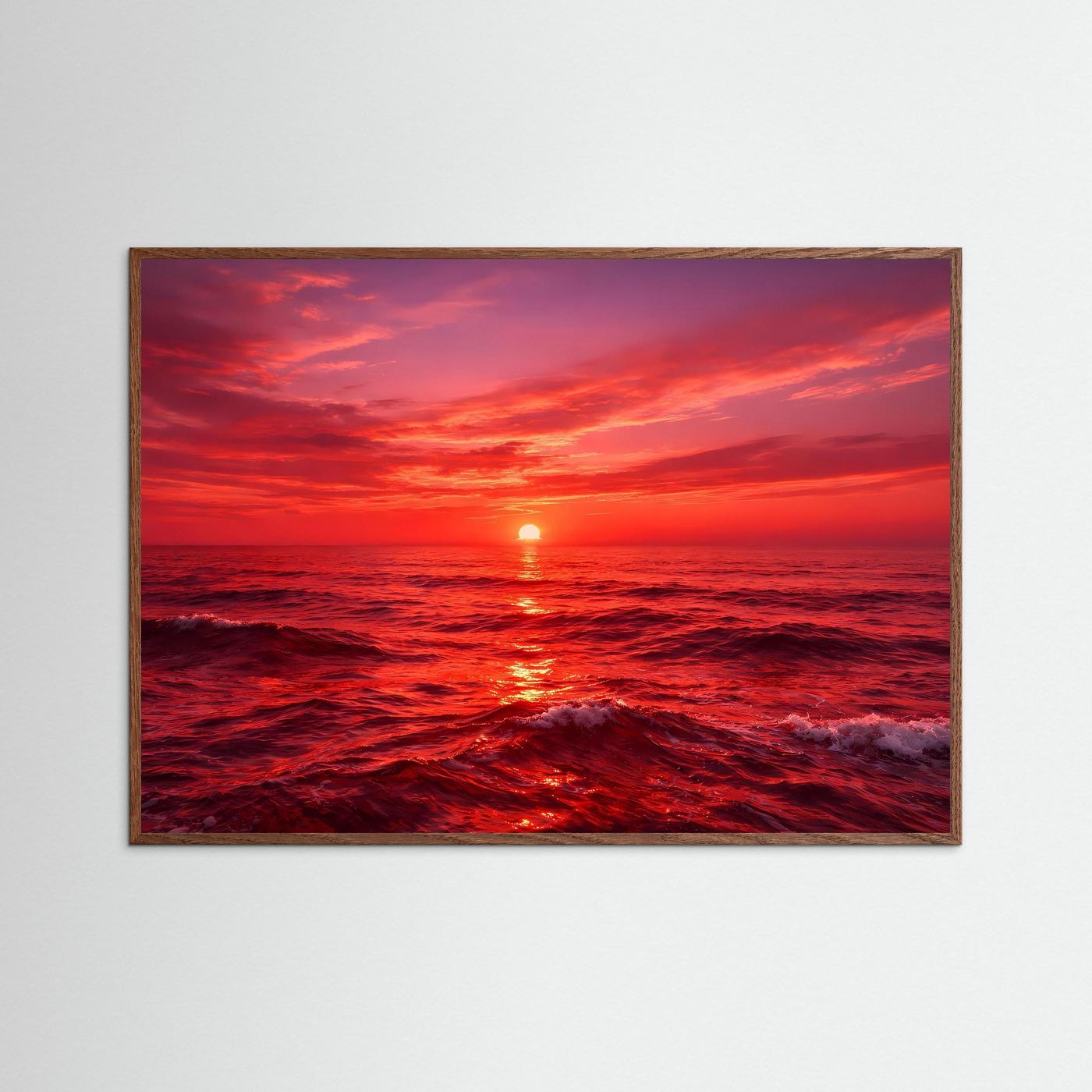 Wandbild mit Sonnenuntergang am Meer im braunen Rahmen: roter Himmel, Sonne im Meer