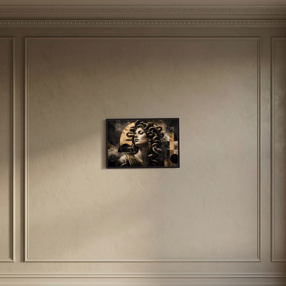 Wandposter im Querformat mit Medusa-Motiv: Frauengesicht mit Schlangen, Schwarz-Gold, schwarz gerahmt