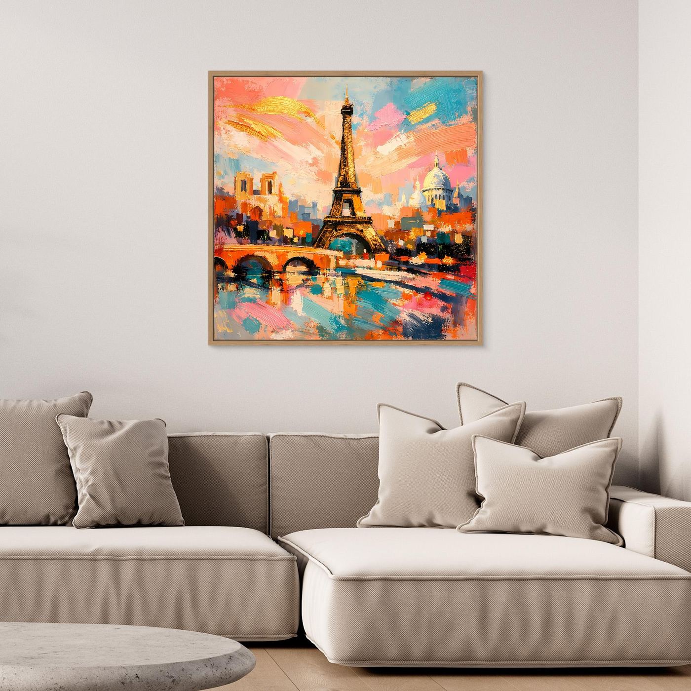 Rechteckiges Leinwandbild mit Eiffelturm-Motiv und hellbraunem Rahmen, bunt abstrakt.