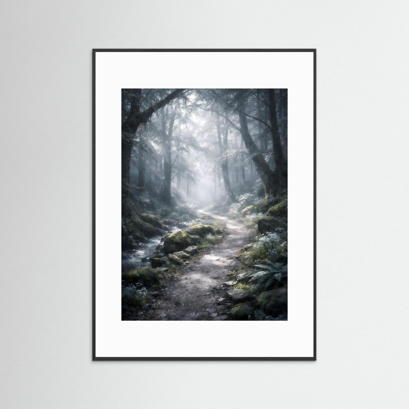 Natur-Porträtposter mit Waldweg im Nebel, weißes Passepartout und schwarzer Rahmen