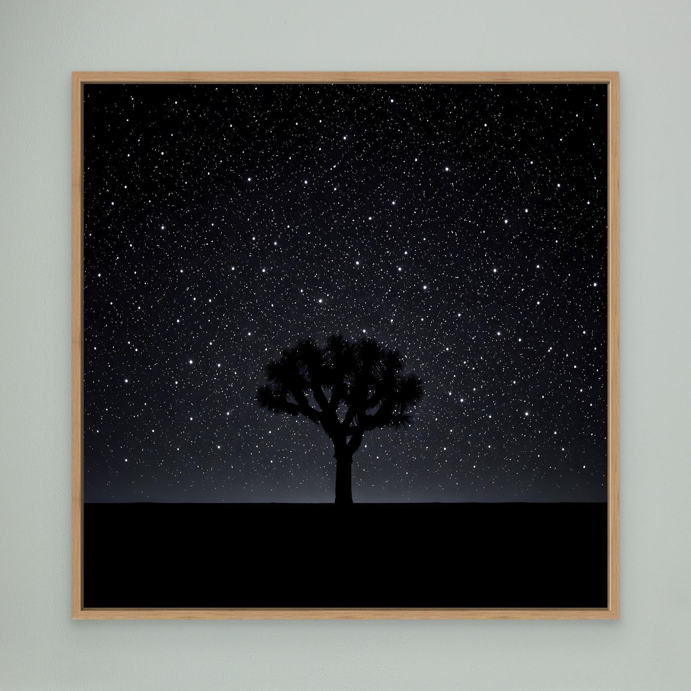 Leinwandbild Sternenhimmel mit Baum-Silhouette und Wüstenlinie, Holzrahmen (Eiche)