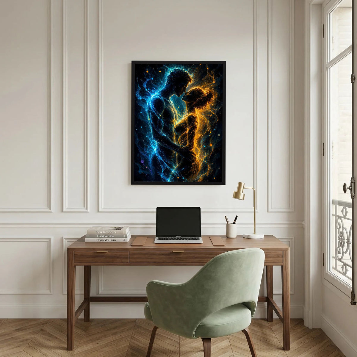 Poster im Hochformat mit abstraktem Paar in Blau und Gold, schwarzer Bilderrahmen