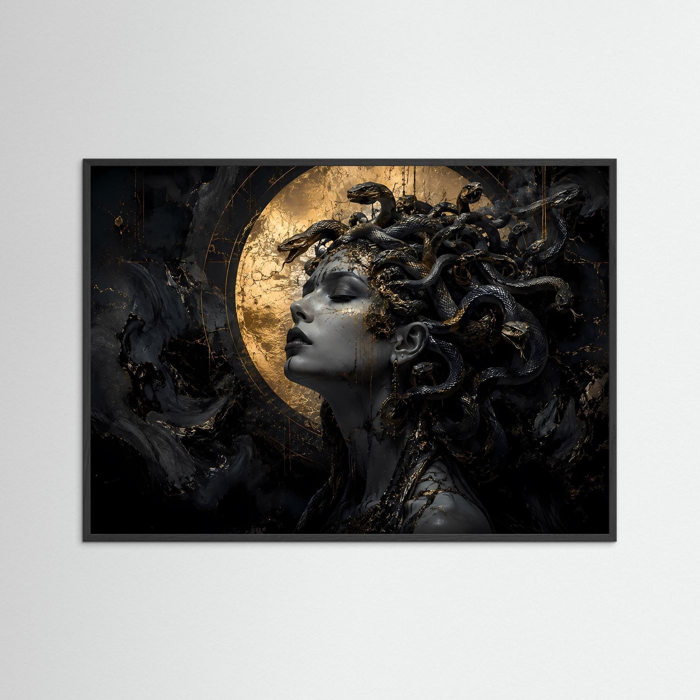 Medusa Poster Schwarz Gold | Mythologie Wandkunst | Dunkle Fantasy Kunst | Elegante Gorgone | Luxuriöse Leinwand mit Goldakzenten