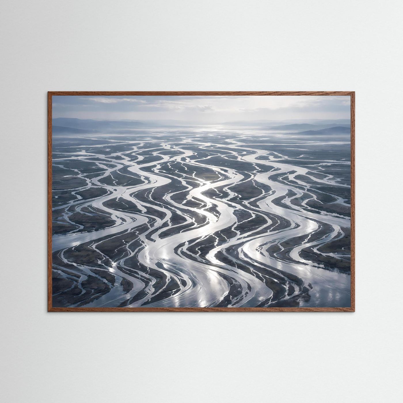 Wandbild mit Flussdelta-Motiv in Blau-Grau, brauner Holzrahmen