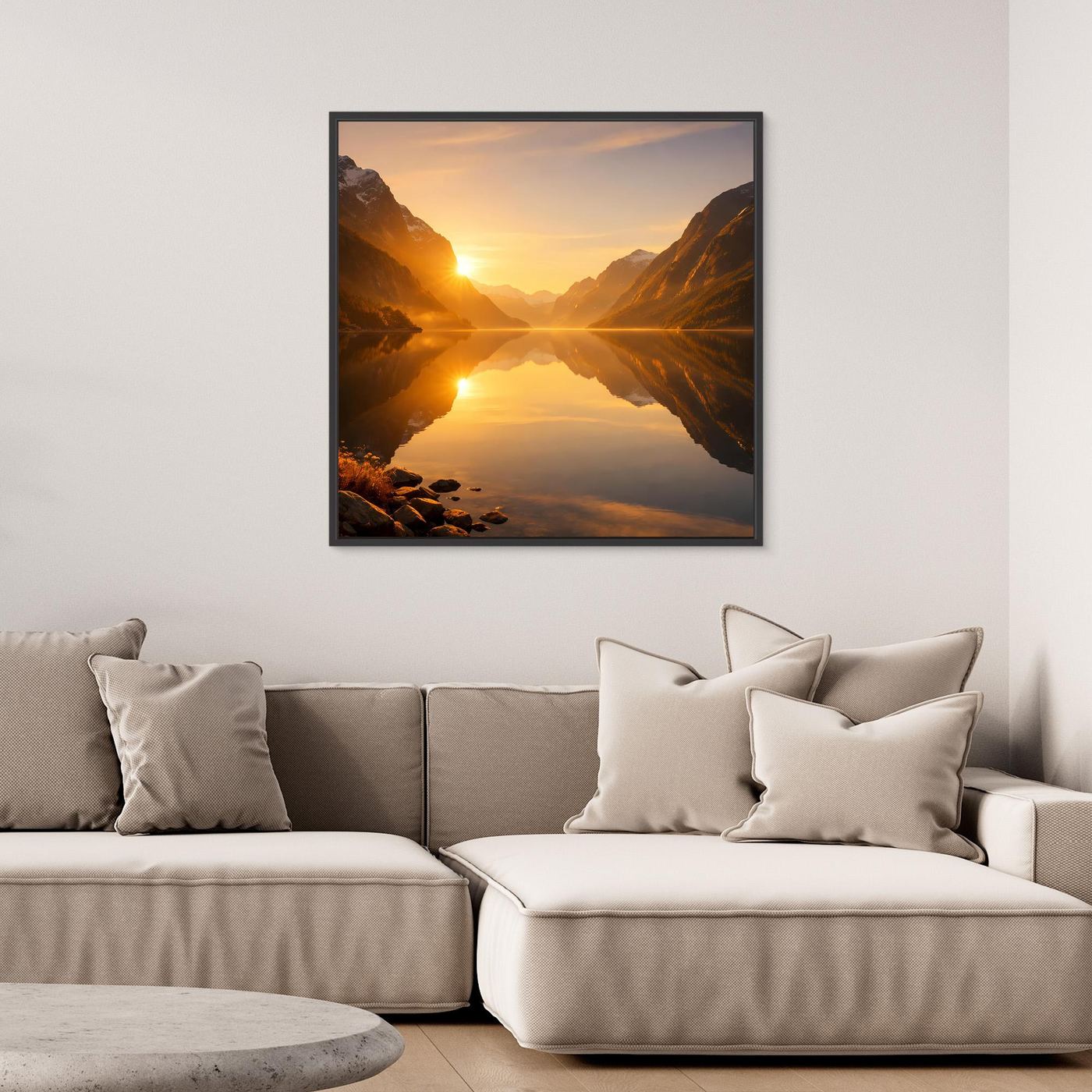Leinwandbild Goldener Fjord mit Sonnenaufgang über spiegelndem See und Bergen im schwarzen Rahmen