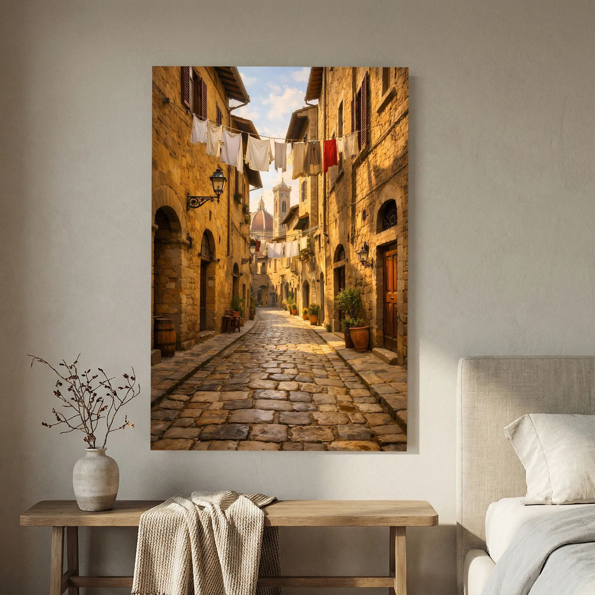 Hochformatiges Poster mit Fluchtpunkt in einer historischen Gasse, Steinweg und Wäsche