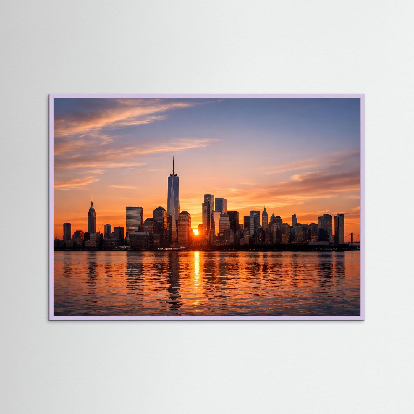 Architekturposter Querformat: New-York-Skyline bei Sonnenuntergang, im lilafarbenem Rahmen