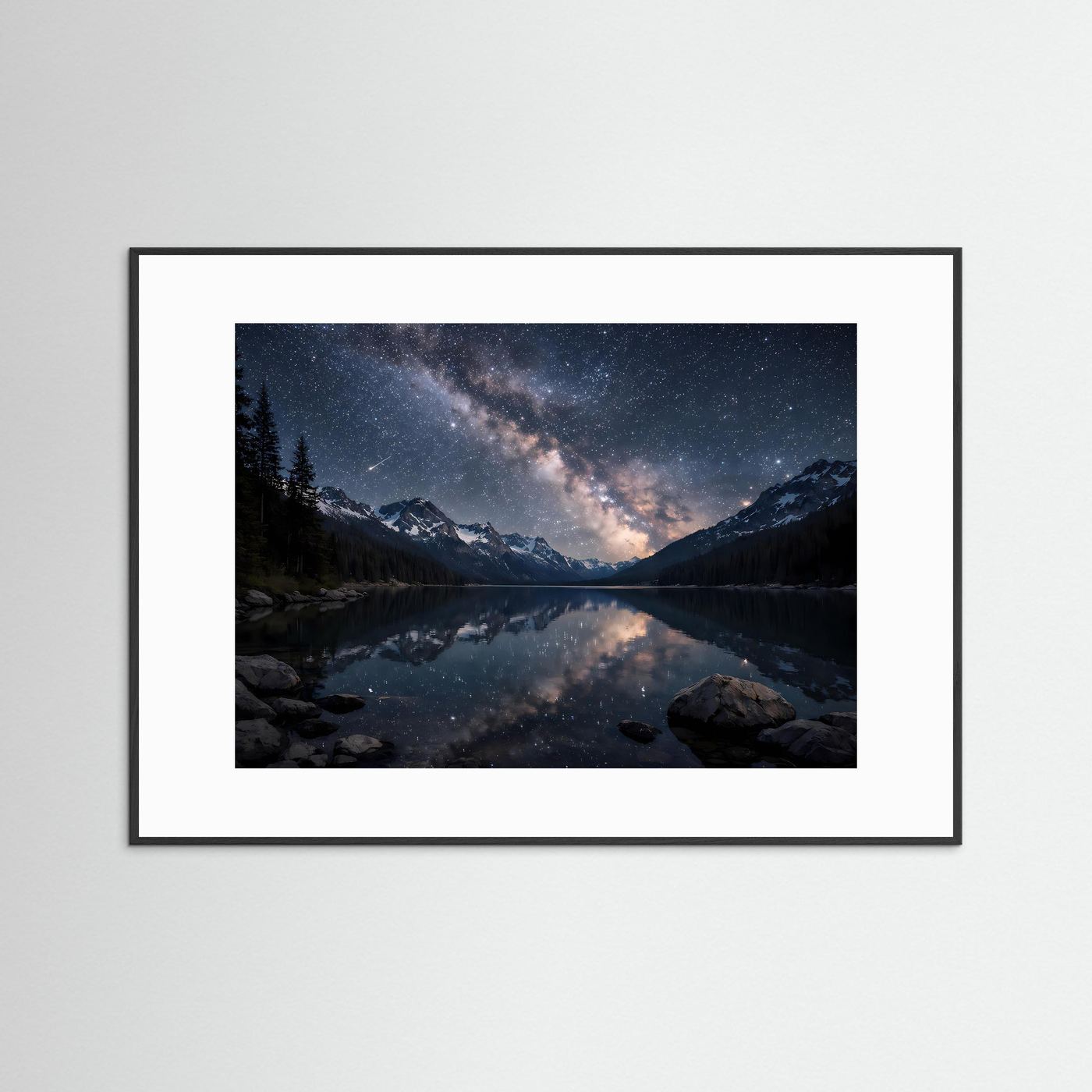 Panorama-Poster mit Bergsee bei Nacht, schwarzer Holzrahmen