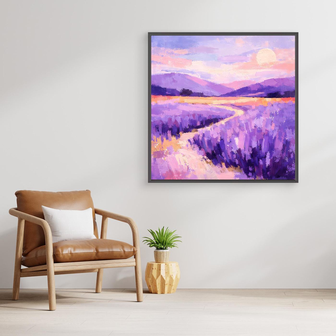 Wandbild mit Lavendelfeld und Bergen, lila abstrahiert, schwarzer Rahmen