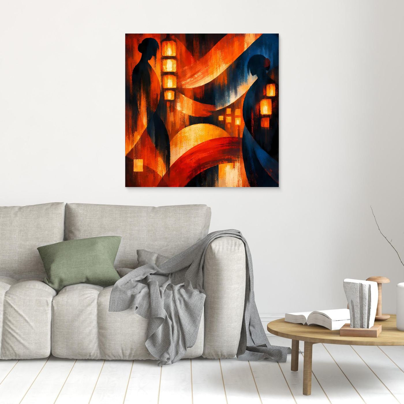 Wandbild mit zwei Geishas und Laternen, rotes und blaues Bogenmotiv über Sofa im Raum.