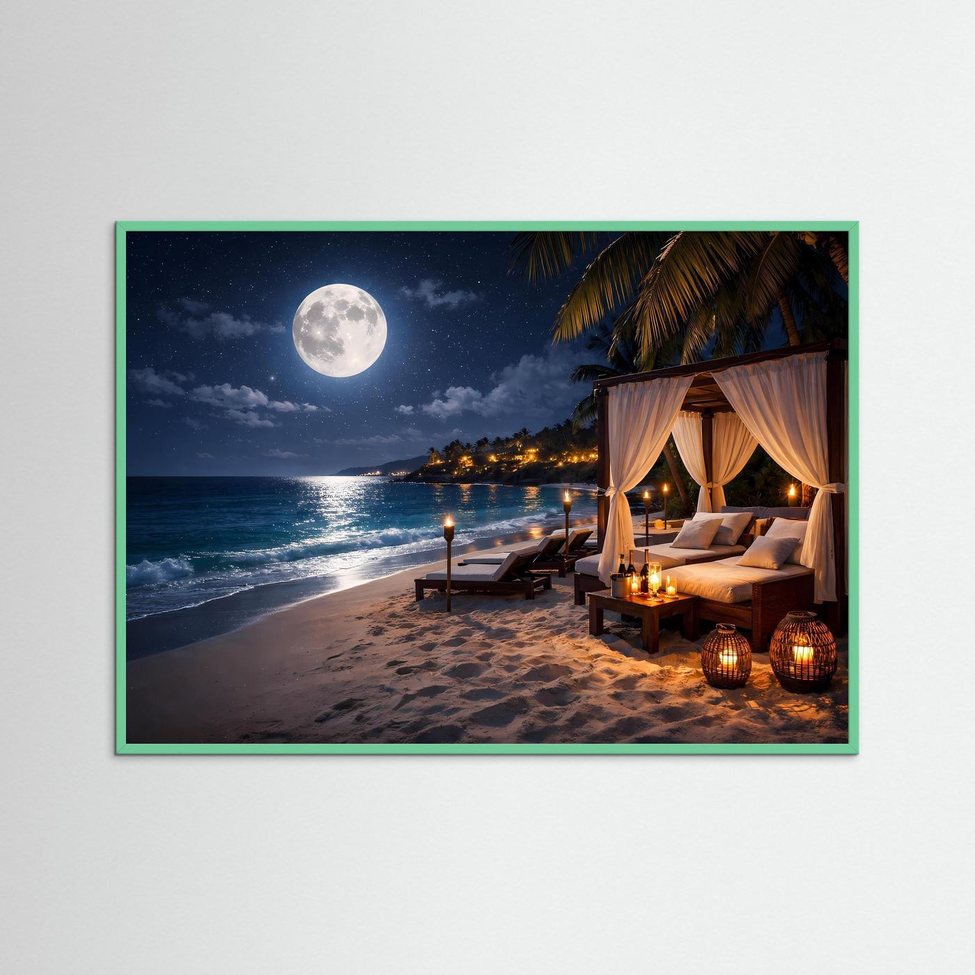 Querformat Poster: Vollmond am Strand mit Terrasse, Liegen und Lampen im grün eingefassten Rahmen