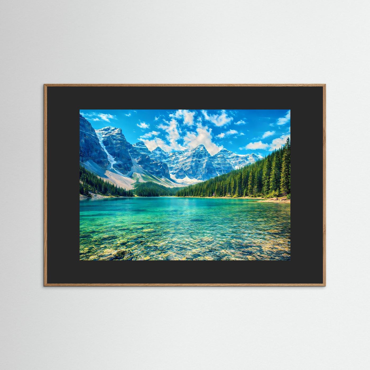 Wandbild mit türkisblauem Bergsee-Motiv in dunklem Holzrahmen mit schwarzem Innenrand