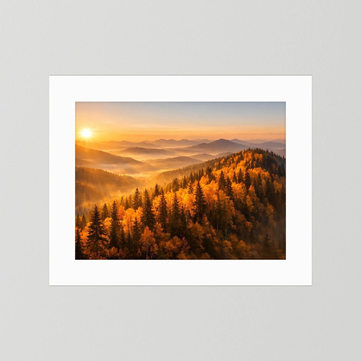 Querformat-Wandbild mit weißem Passepartout und Sonnenaufgang im Herbstwald