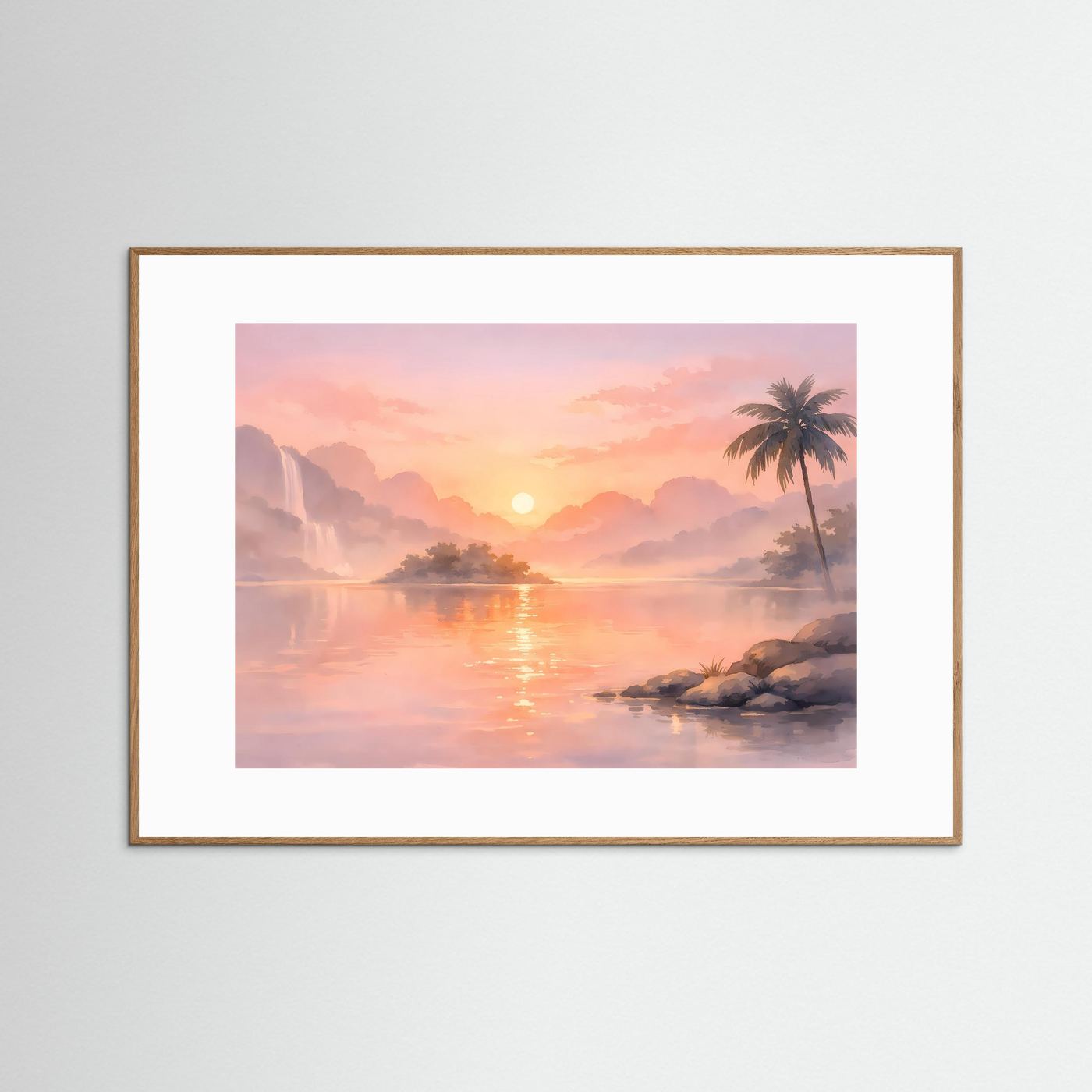 Poster im Querformat mit Pastell-Sonnenaufgang über See und Palme, dunkelbraun gerahmt