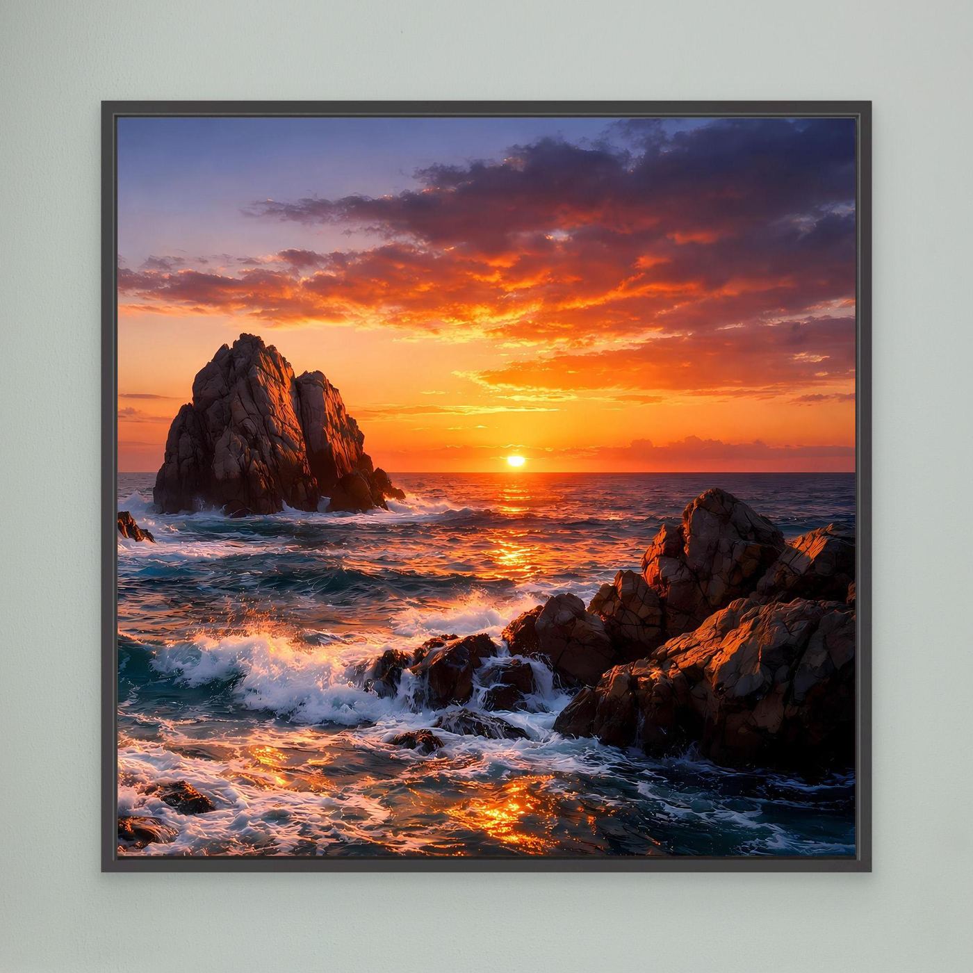 Gerahmtes Leinwandbild: Sonnenuntergang am Meer mit Felsen und Wellen