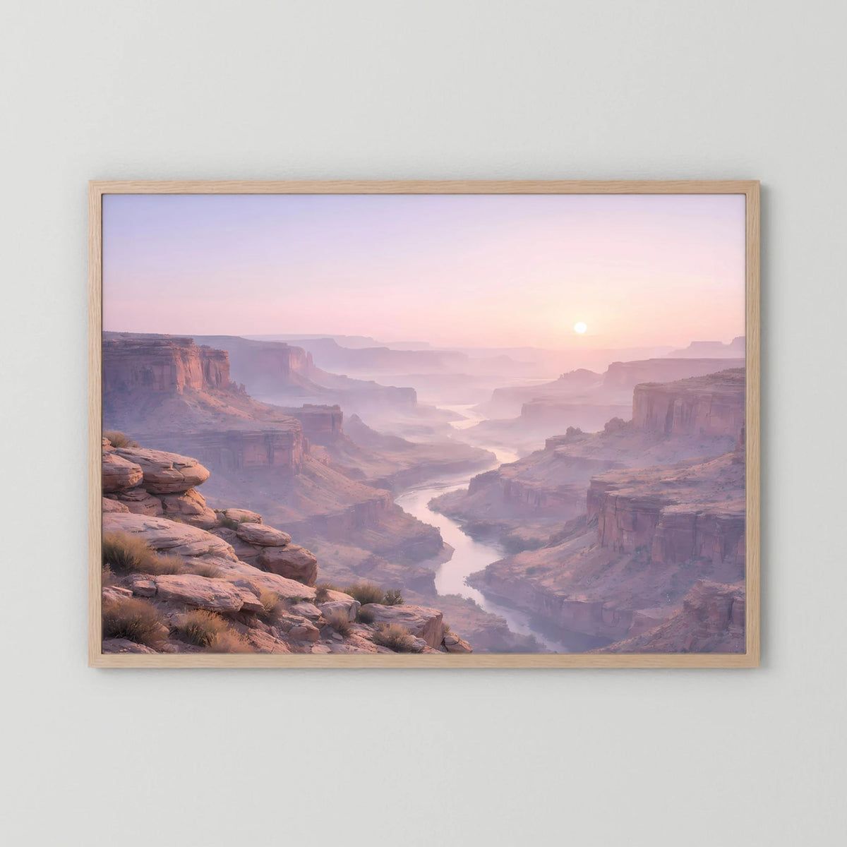 Canyon-Wandbild im Sonnenaufgang, Querformat mit hellem Holzrahmen