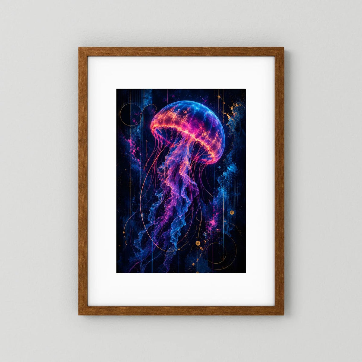 Leuchtendes Quallenposter mit neonfarbener Qualle in Pink, Blau und Gold, brauner Holzrahmen