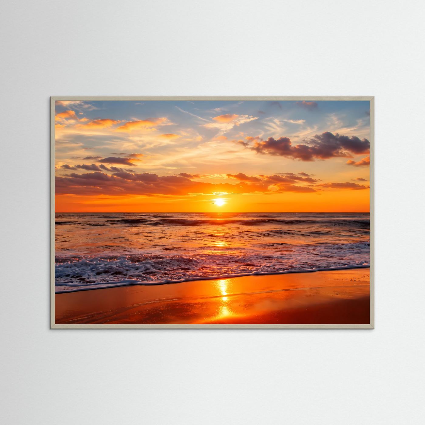 Poster im Querformat mit Sonnenuntergang am Meer im grauen Rahmen, orangefarbenes Ufer.