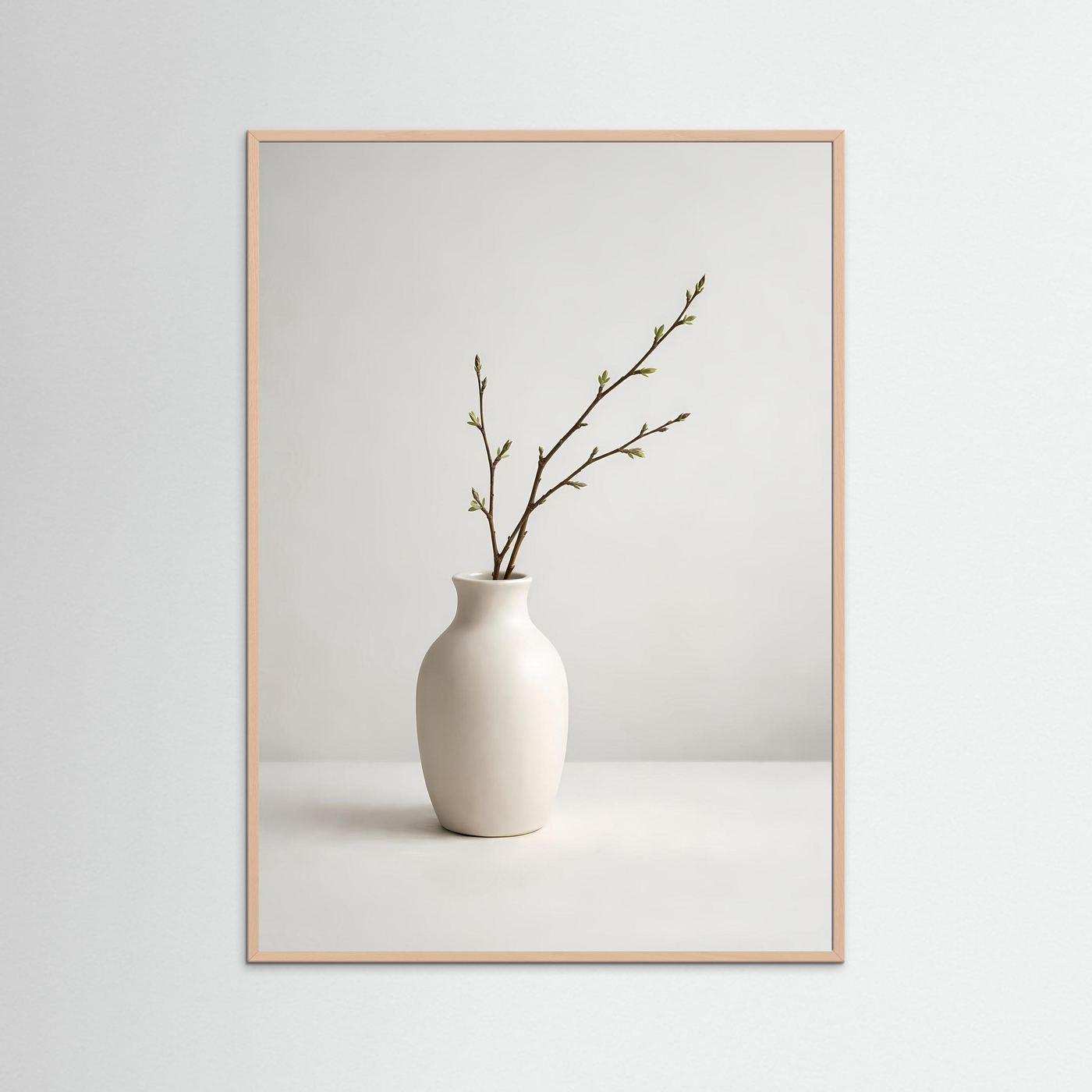 Stillleben-Poster mit cremeweißer Vase und Frühlingszweig, hellbeiger Rahmen, Hochformat