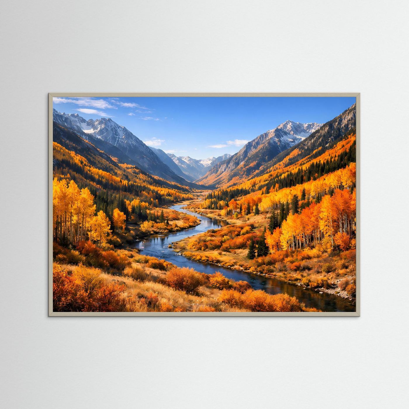 Poster mit Bergtal-Landschaft und Fluss im Herbst, beiger Rahmen